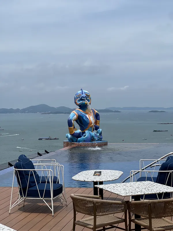 Skybar Summer Club - Pattaya Restaurant and Rooftop Bar в Паттайе — фото 17