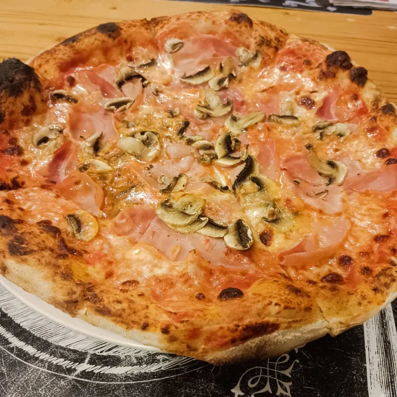 Totò Italian Restaurant and Pizzeria в Паттайе — фото 4